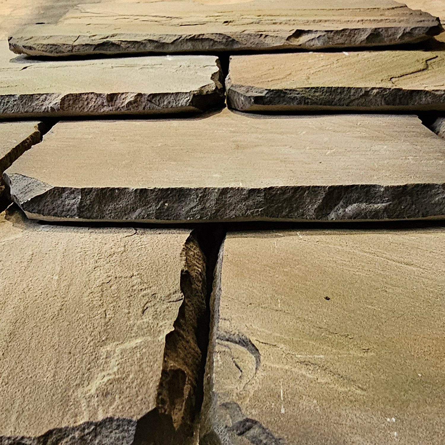 Cotswold Style Natural Stone Roof Slates (18mm) Cotswold Style Natural Stone Roof Slates (18mm)