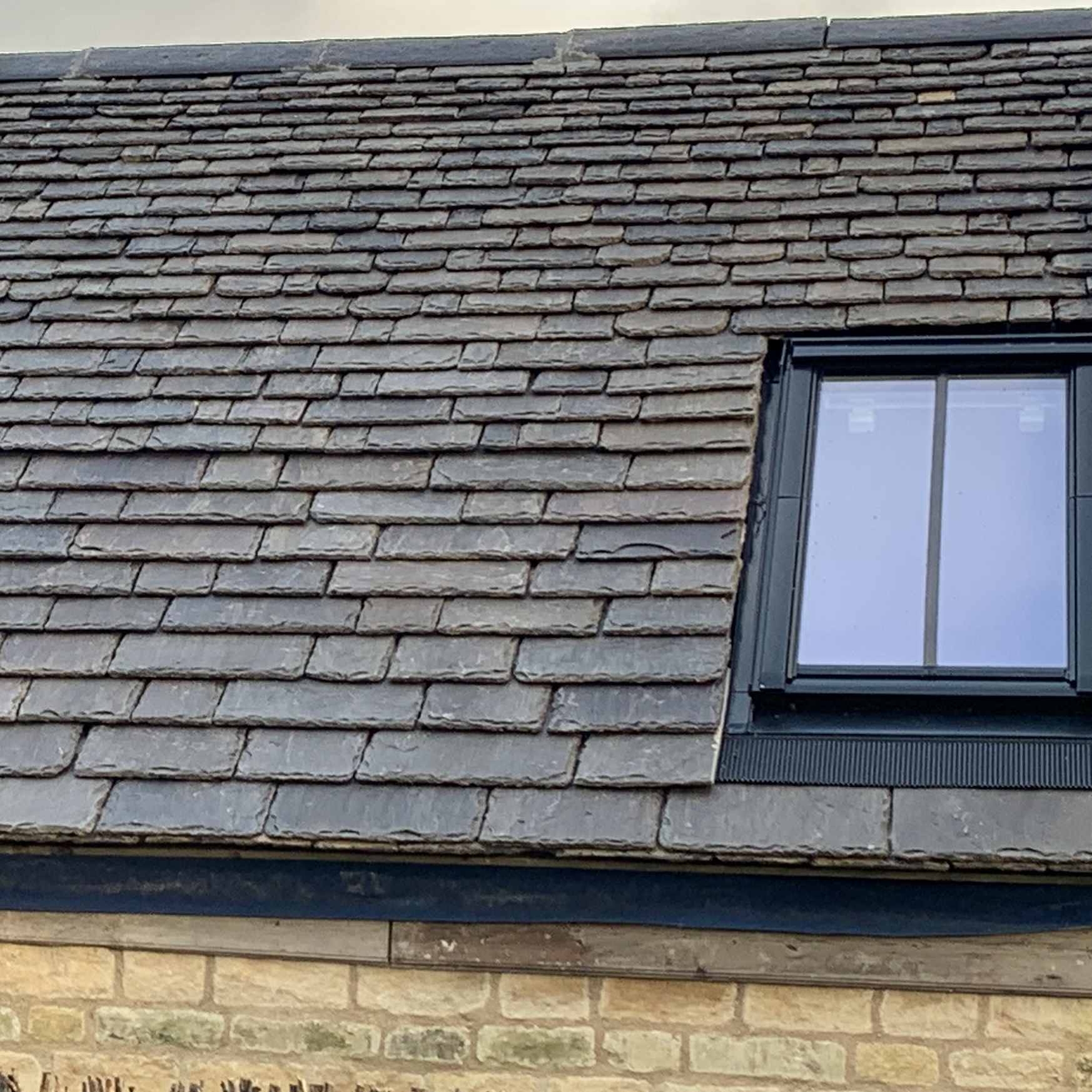 Cotswold Style Natural Stone Roof Slates (18mm)