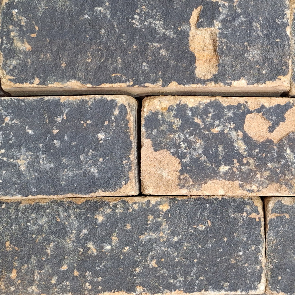 Natural Stone Walling (Heavy Dyed)